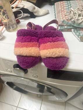 UGG Fluff Yeah Slide Pride Rainbow Striped Slippers Women's Size 7